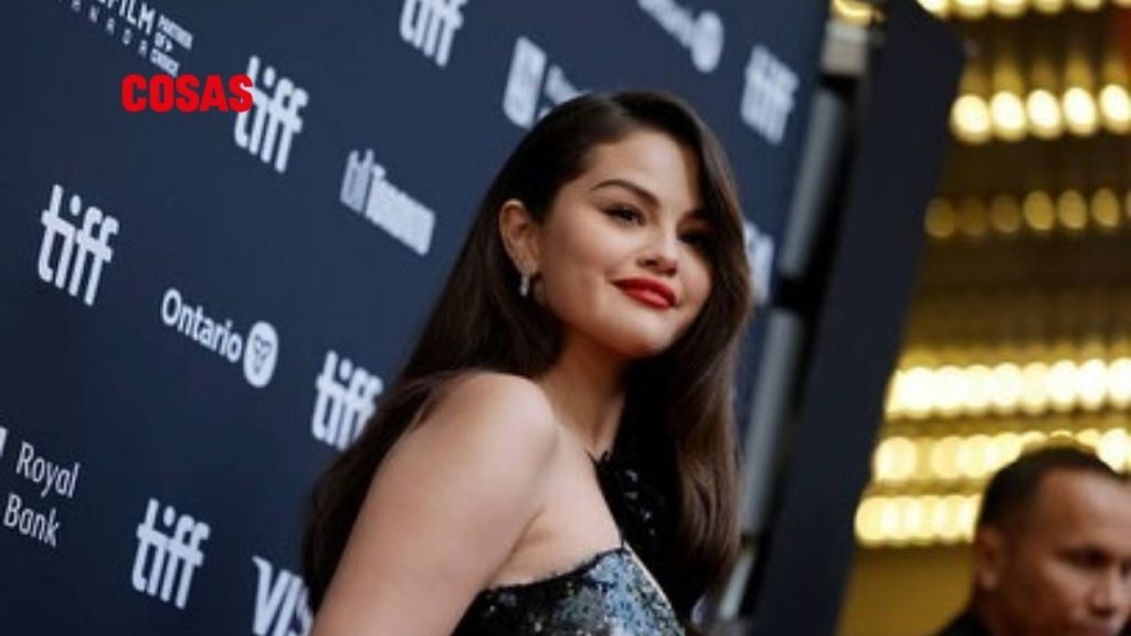 Selena Gomez revela que no podrá tener hijos biológicos debido a complicaciones de salud, pero considera la adopción o subrogación.