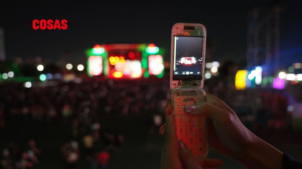 Heineken lanza "The Boring Phone" en el festival, instando a disfrutar la música sin distracciones. ¿Cómo es?