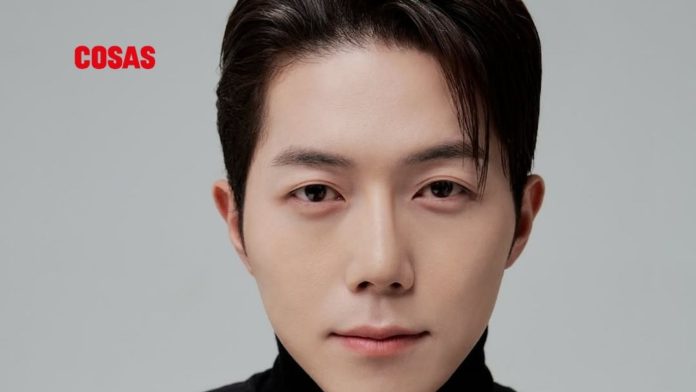 Fallece a los 32 años el actor surcoreano Park Min Jae por paro cardíaco durante un viaje a China, conmocionando a sus seguidores.